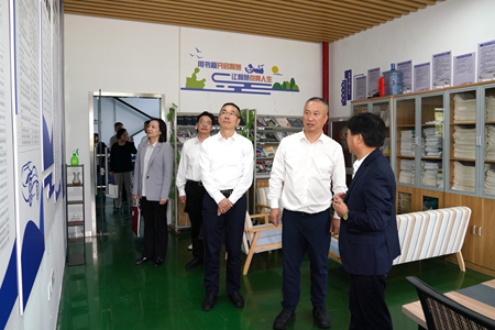 20241009市國資委黨委書記、主任陳文榮調(diào)研嘉興市交通學(xué)校，右起吳曉斌、陳文榮、柏衛(wèi)東、朱建華、李利.jpg